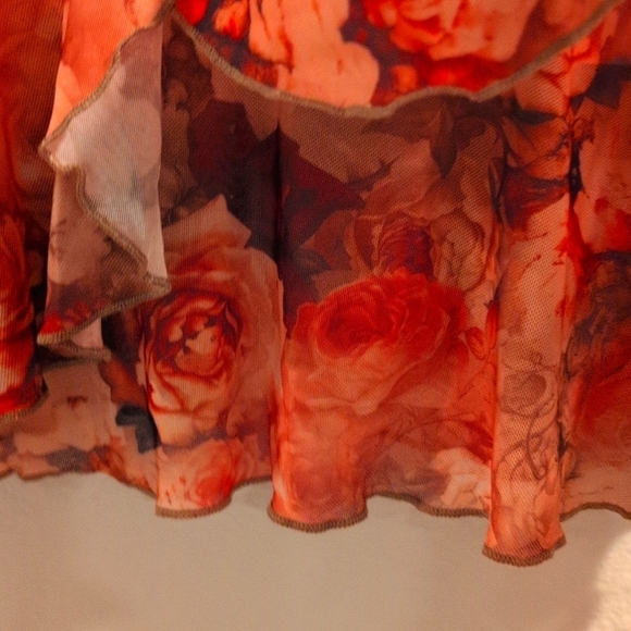 Rebellious Dreamer Blouse, Floral, layered on the bottom, size Medium Junior,New - Picture 5 of 8